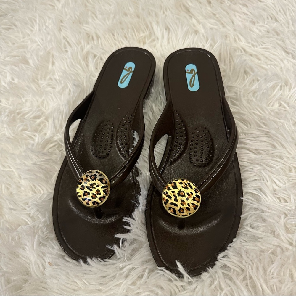 Stylish Brown Leopard Flip Flops